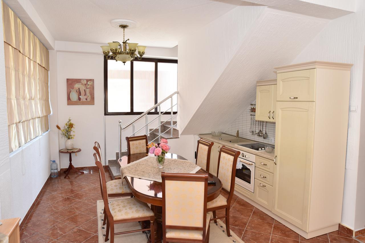 Guest House Evropa Ulcinj Ngoại thất bức ảnh