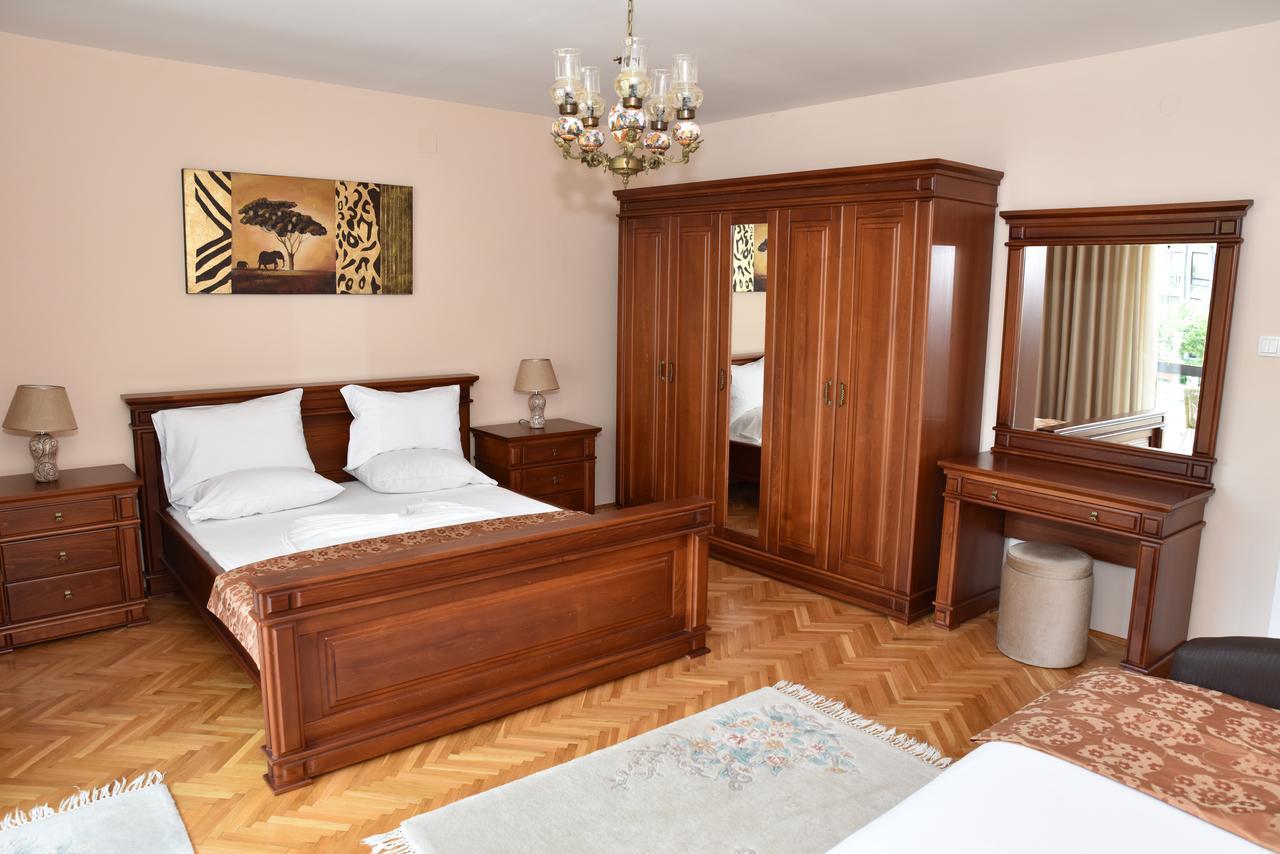 Guest House Evropa Ulcinj Ngoại thất bức ảnh