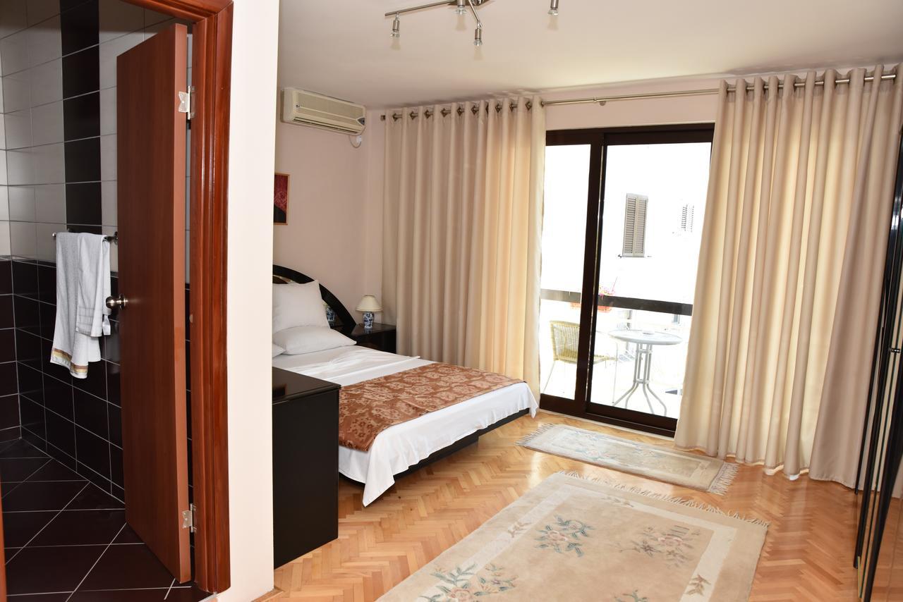 Guest House Evropa Ulcinj Ngoại thất bức ảnh