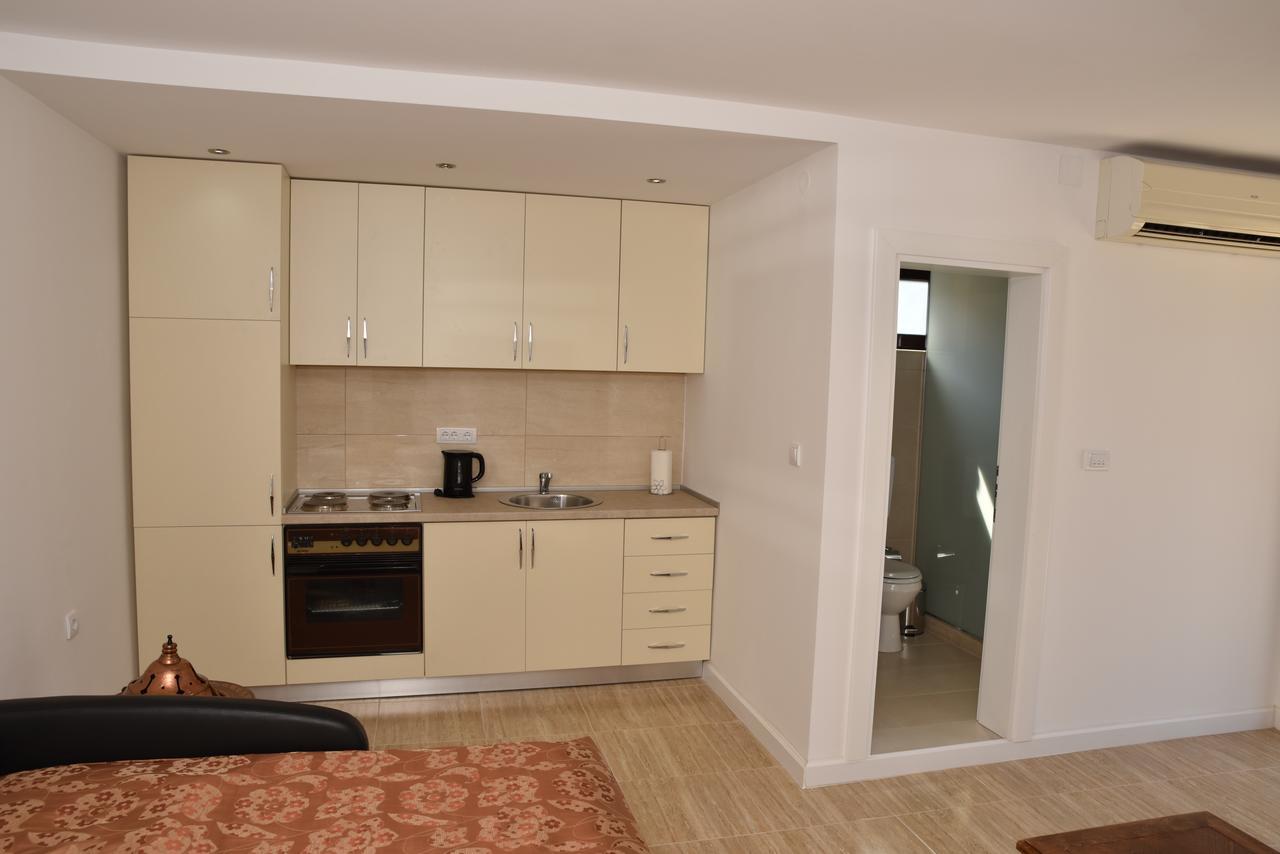 Guest House Evropa Ulcinj Ngoại thất bức ảnh