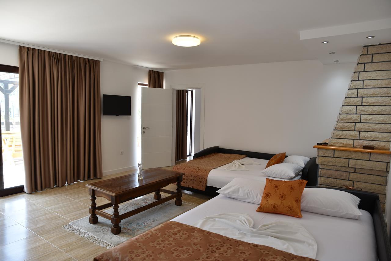 Guest House Evropa Ulcinj Ngoại thất bức ảnh