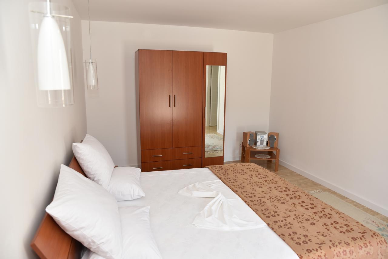 Guest House Evropa Ulcinj Ngoại thất bức ảnh