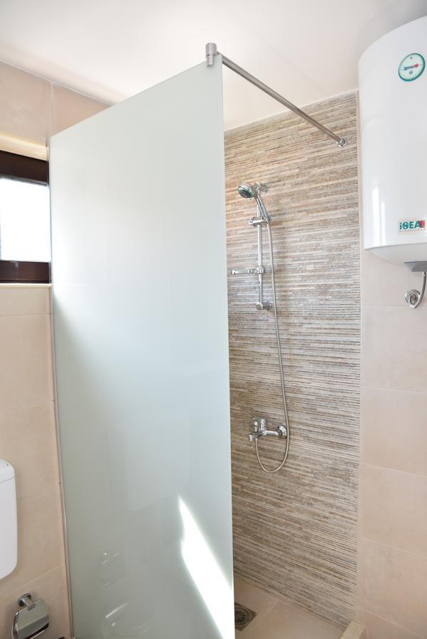 Guest House Evropa Ulcinj Ngoại thất bức ảnh