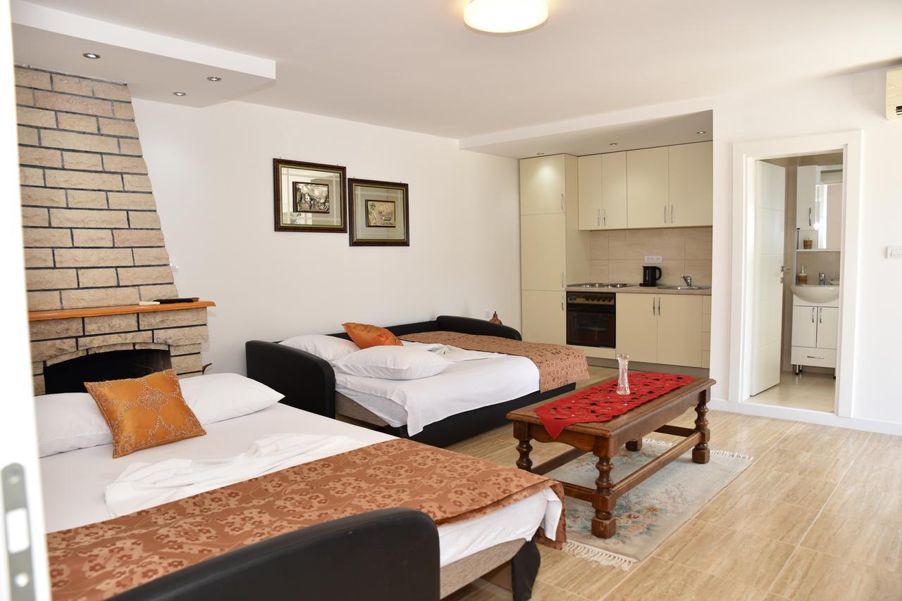Guest House Evropa Ulcinj Ngoại thất bức ảnh